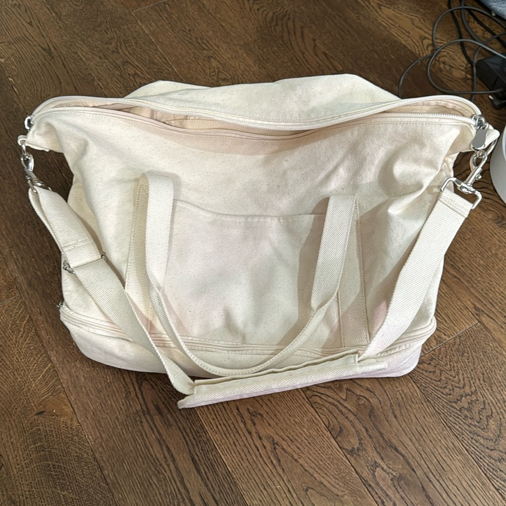 NWOT Lo & Sons Catalina weekender travel and duffle bag